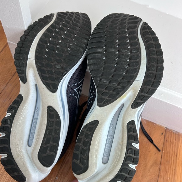 Mizuno wave rider 2.7 size women’s 8.5 - Picture 4 of 5